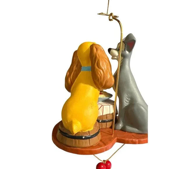 Lady & The Tramp Spaghetti Scene Hanging Ornament Disney 2005 Heart Base Valenti - Picture 4 of 6